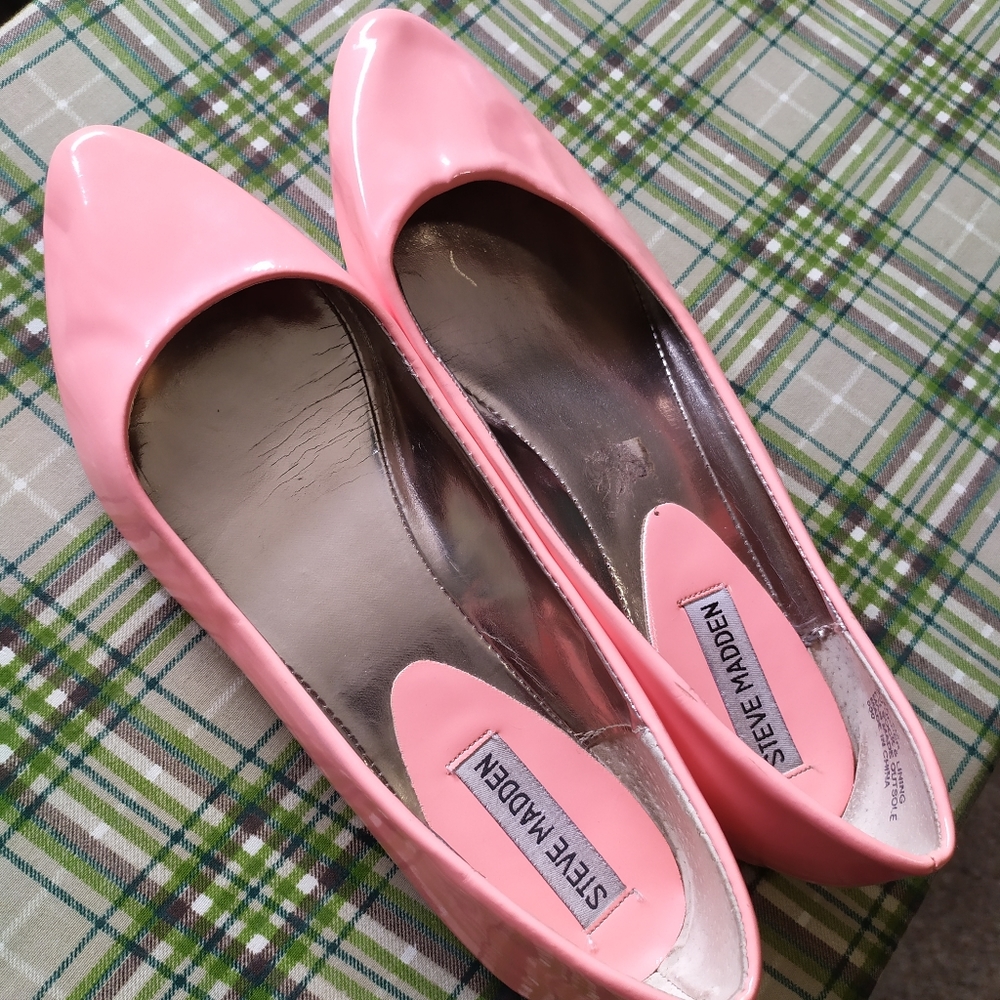Pointed Toe Peach Flats